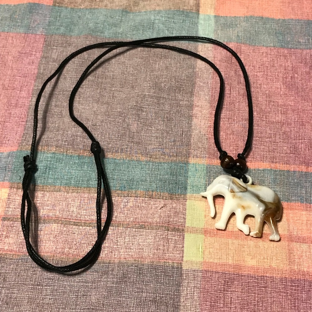 NEW Men’s (unisex) Faux Yak Bone Elephant Pendant - Picture 2 of 6